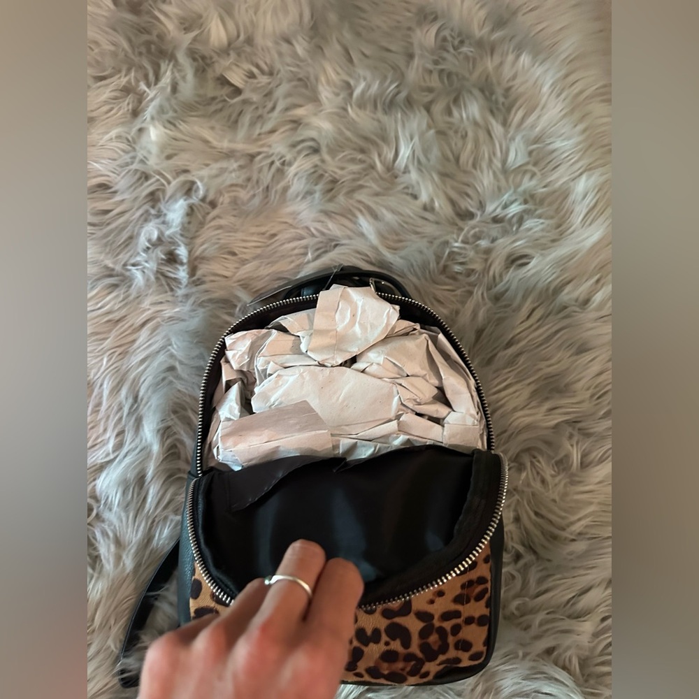 New with tags Faux leather and suede leopard print mini backpack - Picture 4 of 7